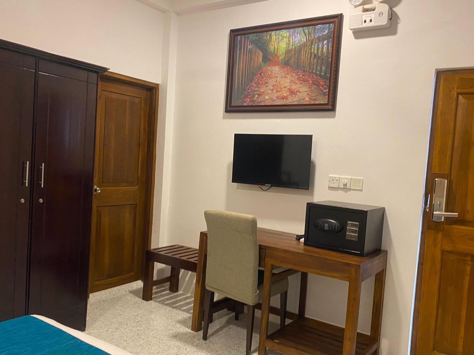 Trinco Beach Resort Тринкомали Экстерьер фото